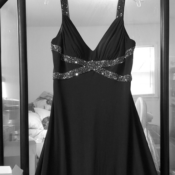 . Black.,Long.. Evening or Prom Dress - Picture 1 of 4